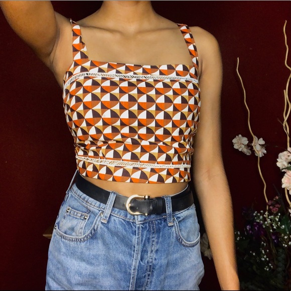 Color-blocked Crop Top - Picture 2 of 5